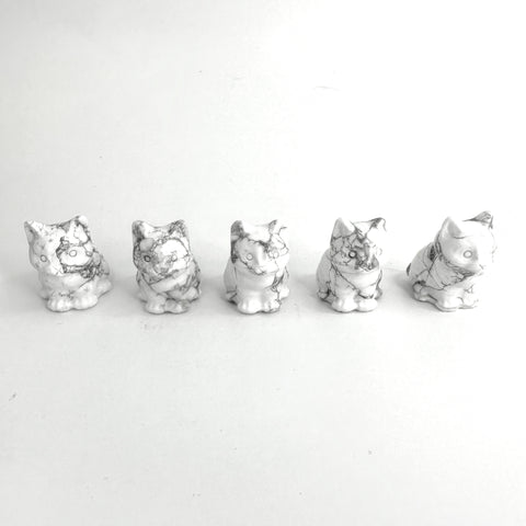 Howlite Chubby Cat, Howlite Cat Carving, Howlite Gemstone Cat Carving, Chubby Kitty Carving, Howlite Kitty Carving, B-34